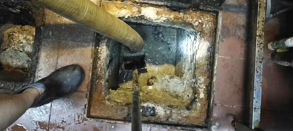 德兴污水池清理一般都有毒气，怎么预防中毒呢？